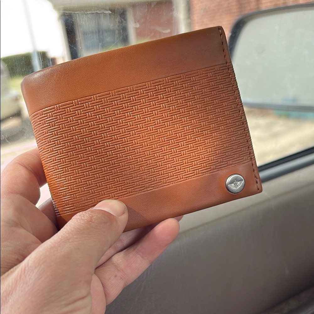 Dockers Brown Leather Key Card Holder with Textured Design